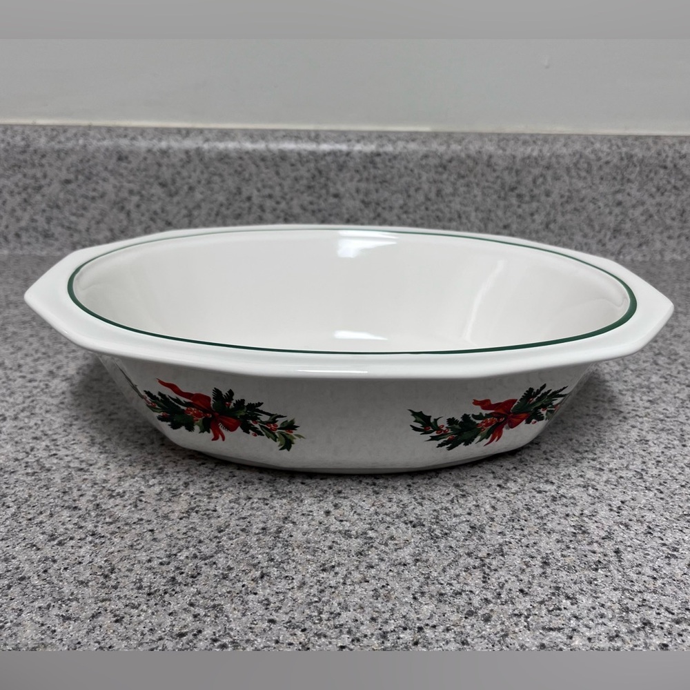 Pfaltzgraff Christmas Heritage Pattern Oval Bowl